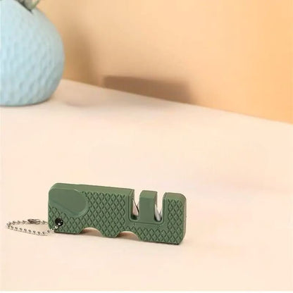 Aiguiseur de Couteaux - MiniOutdoorsKnifeSharpener™ - Vert - Nature en Camping
